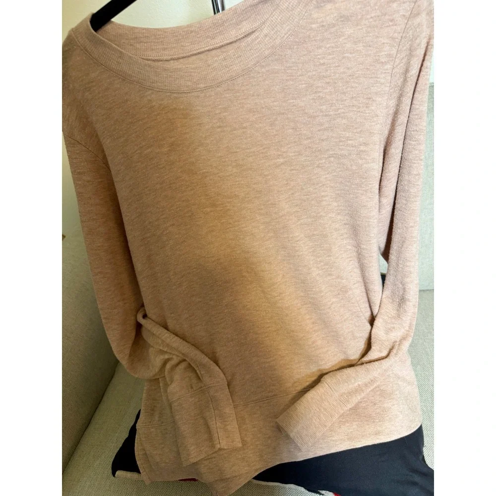 ALO Yoga Long Sleeve Tee in Dusty Rose